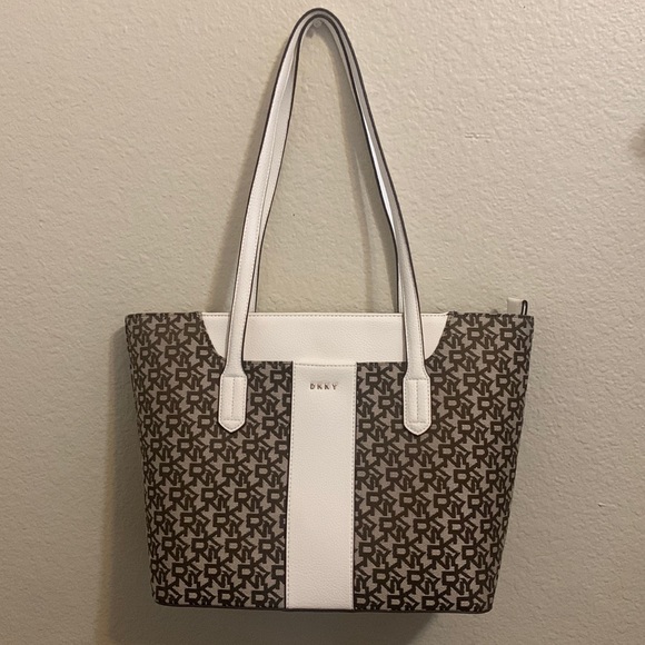 Dkny Bags Nwt Dkny Monogram Shoulder Bag Poshmark